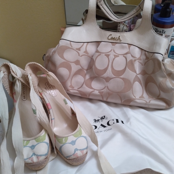 Coach purse and matching wedge sandals - Picture 5 of 12